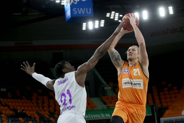 固的防线著 固的防线著