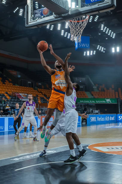 三分线防守 三分线防守